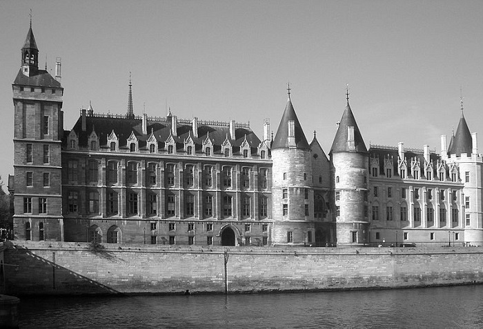 Conciergerie na Île de la Cité – poznaj historię tego budynku
