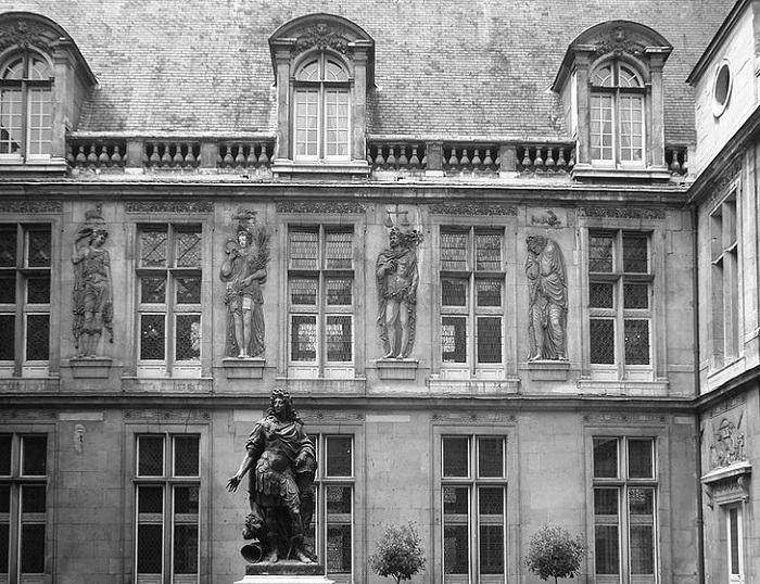 Muzeum Carnavalet – historia Paryża w pigułce