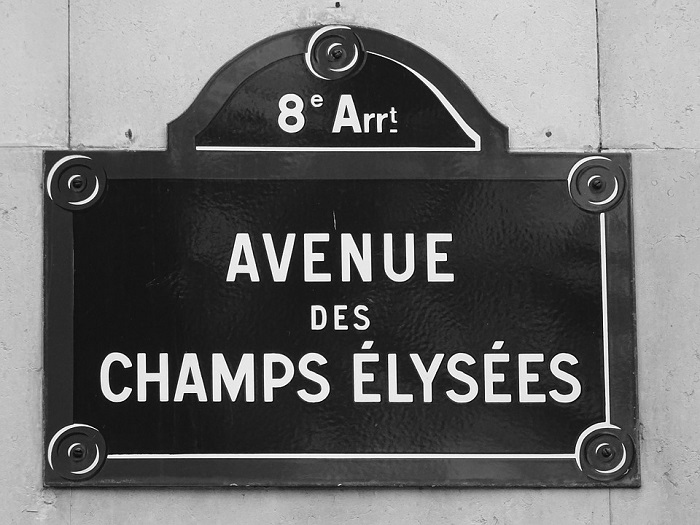 Avenue des Champs-Élysées, czyli Pola Elizejskie