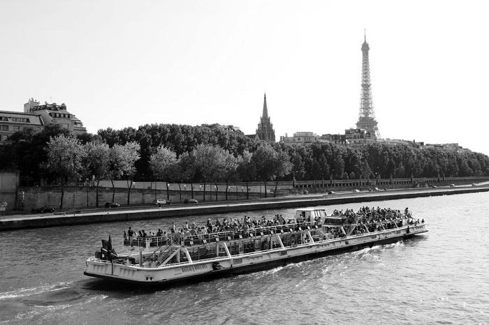 Bateau-mouche – wodny środek transportu w Paryżu