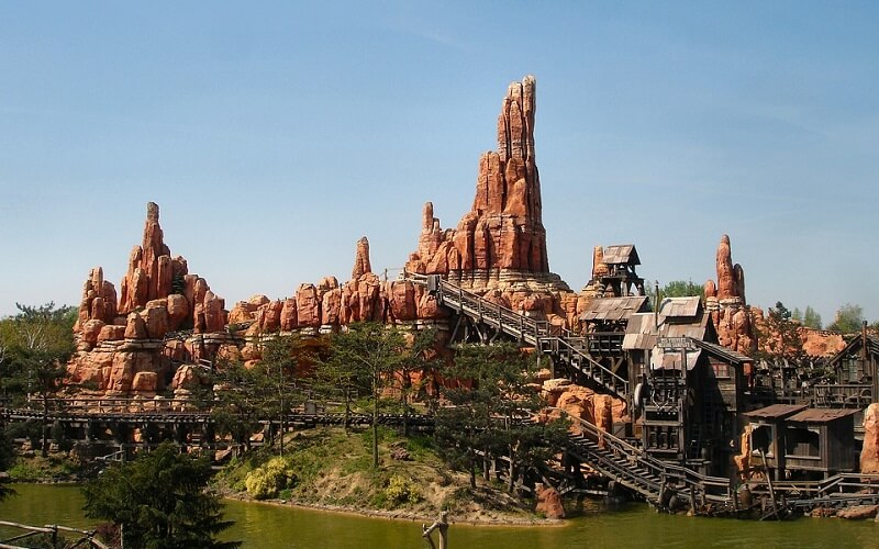 atrakcje Disneyland Paryż Frontierland